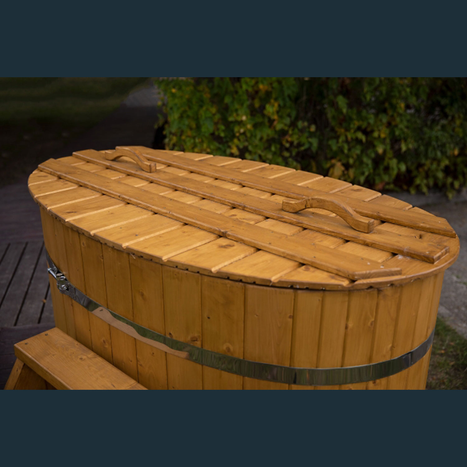 oval-cold-tub-from-spruce-4